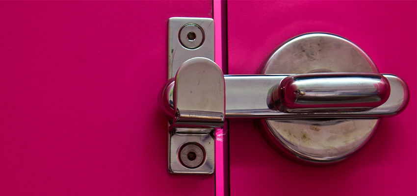 Childproof Gate Lock in Rubidoux, California